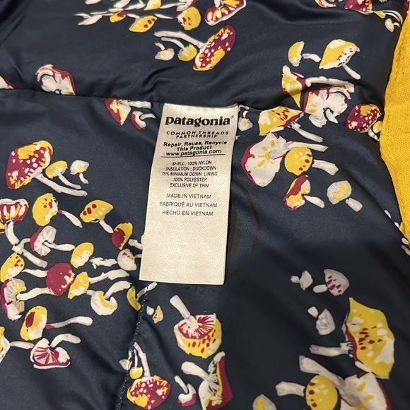 Patagonia Bivy Hooded Puffer Vest Style 27746 Sulpher Yellow Navy Blue - Picture 4 of 7